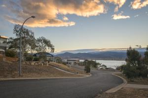 a road with a street light on the side of the road at East Jindabyne- Cavallino 4 bedroom home in Jindabyne