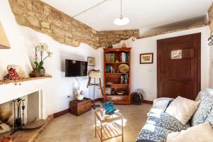 Μια τηλεόραση ή/και κέντρο ψυχαγωγίας στο Domu Ala - ByNos Homes