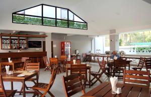 Restoran või mõni muu söögikoht majutusasutuses Sea Breeze Lodge Ngapali
