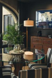 Ercilla Embarcadero Hotel的休息区