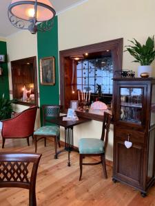 A seating area at Hotel Kaiservilla