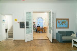 Predel za sedenje v nastanitvi Imaginary Hostel