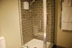 A bathroom at Hare & Hounds Bed & Breakfast 