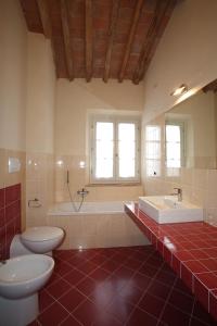 A bathroom at Agriturismo Podere La Casa
