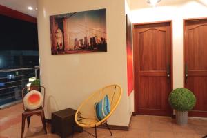 Et sittehjørne på Connecting Flight Mactan Cebu Hostel
