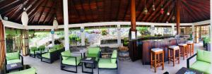 Young Island Resort餐厅或其他用餐的地方