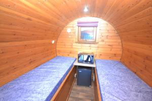 金洛赫利文Blackwater Glamping Pods的相册照片