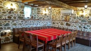 Fotografie z fotogalerie ubytování Боримечковата къща v destinaci Kalofer