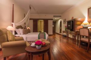TV a/nebo společenská místnost v ubytování Angkor Palace Suite & Villa