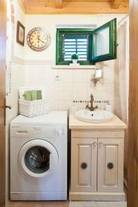 Φωτογραφία από το άλμπουμ του Holiday house Jano in Makarska, jacuzzi σε Makarska