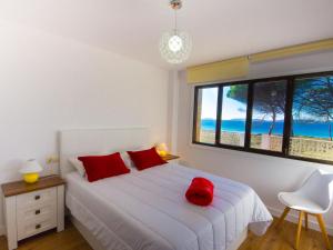 Zdjęcie z galerii obiektu Apartment in Sanxenxo with Ocean View w mieście Sanxenxo
