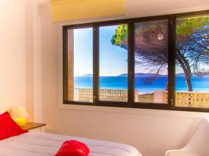Zdjęcie z galerii obiektu Apartment in Sanxenxo with Ocean View w mieście Sanxenxo