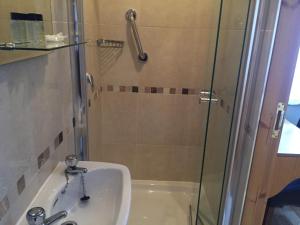 Ένα μπάνιο στο Algret House B&B