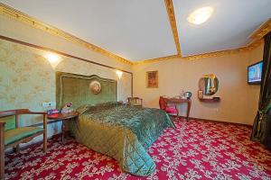 A bed or beds in a room at Antea Palace Hotel & Spa