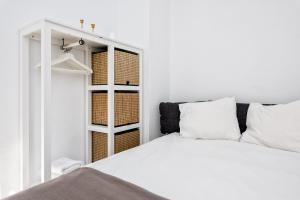 Postel nebo postele na pokoji v ubytování San Juan Penthouse in Malaga by Solaga Holiday Homes
