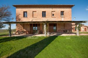 The building in which the holiday home is located