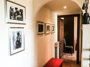 A seating area at UMBRIA, "Casa Sagrantina" con PISCINA e pergolato