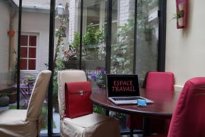 Coin salon dans l'établissement Virgina