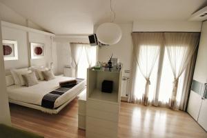 Posteľ alebo postele v izbe v ubytovaní Bonita villa pareada con piscina privada
