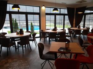 Bazén v ubytování Atva Residence Hotel nebo v jeho okolí