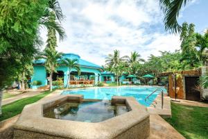 Swimmingpoolen hos eller tæt på Bohol Sea Resort
