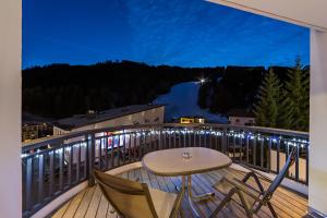 Widok na góry z tego aparthotelu