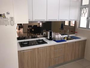 Dapur atau dapur kecil di JS HomeStay@Iskandar Puteri, Nusajaya