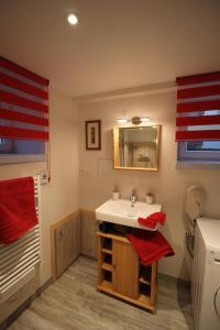 
A bathroom at Confort et calme à Colmar
