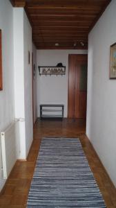 Postel nebo postele na pokoji v ubytování Ferienwohnung auf einem richtigen Bauernhof