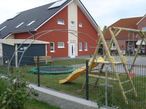 Herní místnost nebo prostor pro děti v ubytování Ferienhaus Seeschwalbe