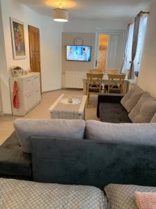Posezení v ubytování Apartmán Filipovice s letní terasou