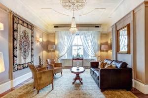 Posezení v ubytování Alexandra Court Hotel