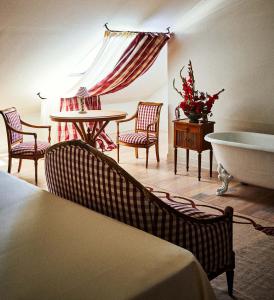 Ruang duduk di Hotel Peter and Paul, an Ash Hotel