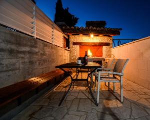 Fotografie z fotogalerie ubytování Holiday house in Meka Draga 36082 v destinaci Anić