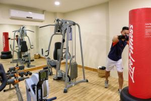 Fitness centrum a/nebo fitness zařízení v ubytování Pakse hotel & Restaurant