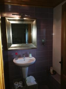 Kúpeľňa v ubytovaní Casa Rural Balcón del Camino Viejo