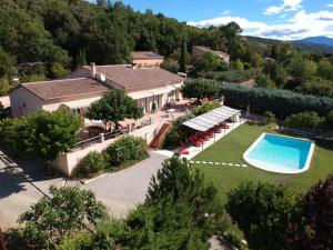 Πισίνα στο ή κοντά στο La Bastide des Roses