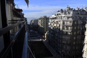 Nespecifikovaný výhled na destinaci Soluň nebo výhled na město při pohledu z apartmánu