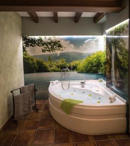 Phòng tắm tại Cases Rurals El Castell