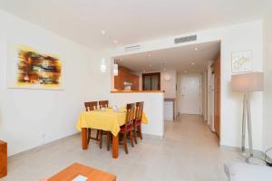 A kitchen or kitchenette at Ashanti Club Luxury Holiday Apartment