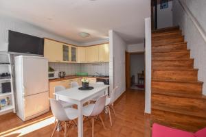 Kuchyň nebo kuchyňský kout v ubytování Apartment TinaTeo, Gajac