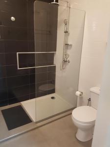 Koupelna v ubytování Casa Io - Djeu