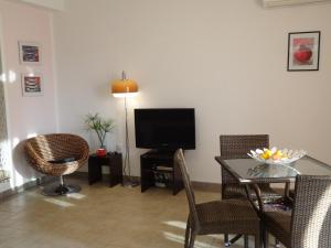 TV a/nebo společenská místnost v ubytování Trogir Yellow House