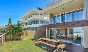 Gallery image of BEACHFRONT Beauty! in Gold Coast