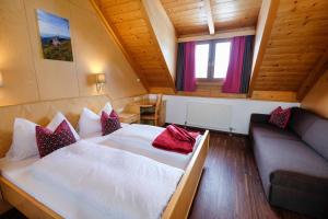 Posteľ alebo postele v izbe v ubytovaní Aktiv Hotel Karnia
