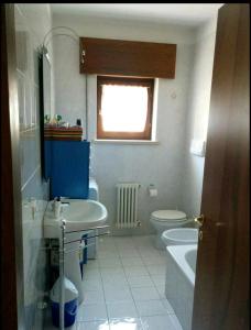 A bathroom at Purple house
