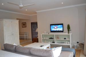 Gallery image of Mahogany Villa Guesthouse - SOLAR in Ballito