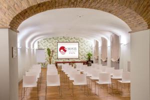 A seating area at Monti Palace Hotel