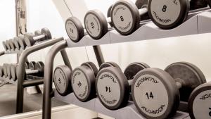 The fitness centre and/or fitness facilities at Monti Palace Hotel