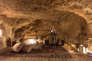 Camera con letto in grotta di Le Teste di Moro al Duomo a Agrigento